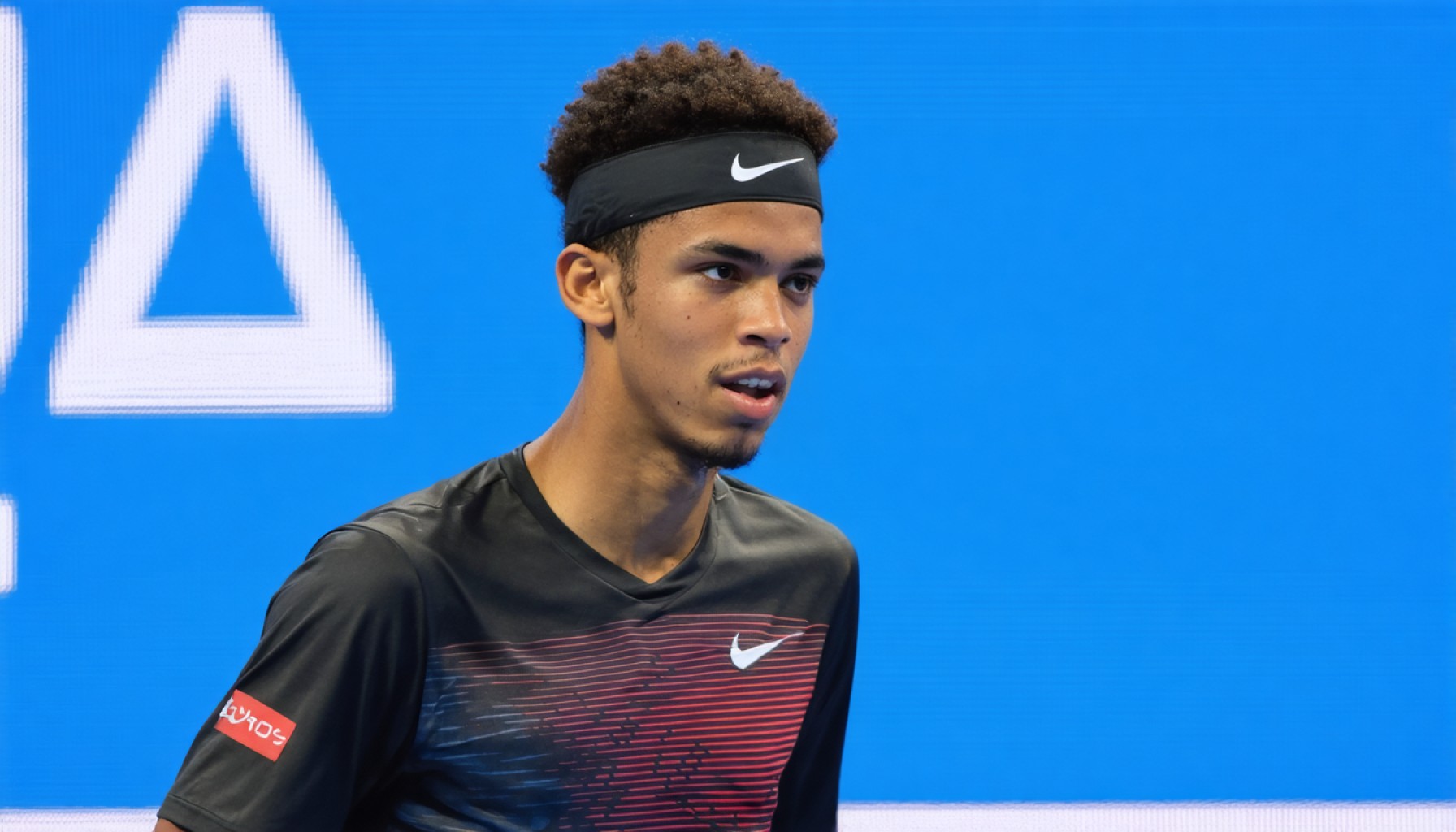 Unexpected Twist Propels Auger-Aliassime into Doha Quarter-Finals